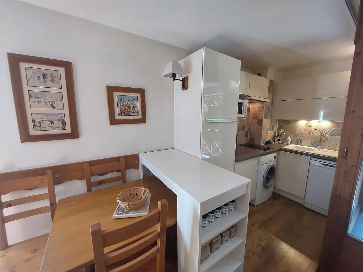 Studio A Brides-Les-Bains Avec Balcon, Parking & Wifi - 4 Pers - Fr-1-512-274 0*,  Frankrig